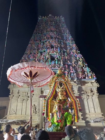 Garuda statue in front of the Ariyakudi Vishnu Temple